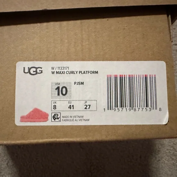 UGG Maxi Curly Platform Slipper - Picture 4 of 5